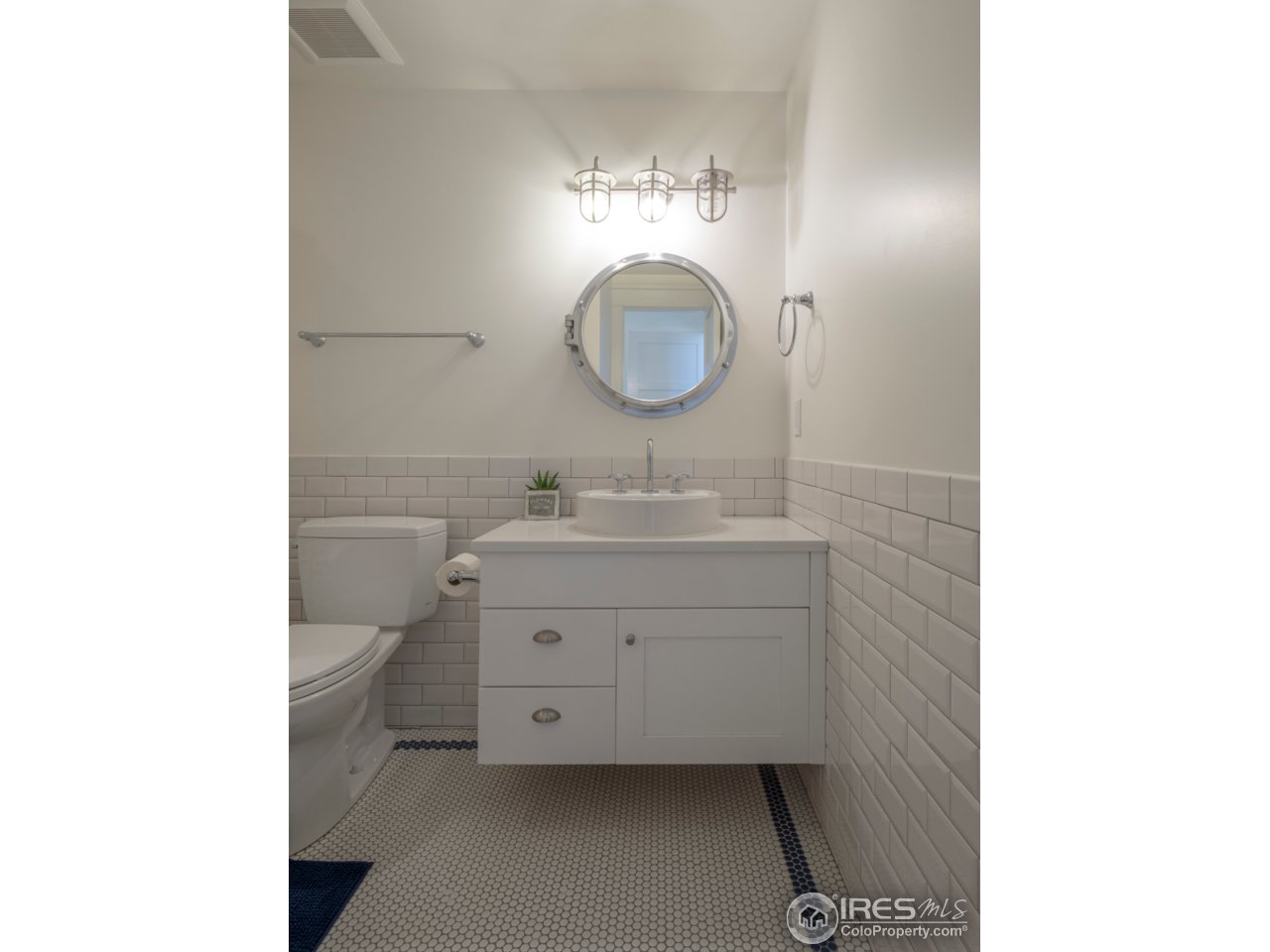 815 Forest Avenue Boulder, CO 80304 - Photo 28 of 34 Upper East Bath