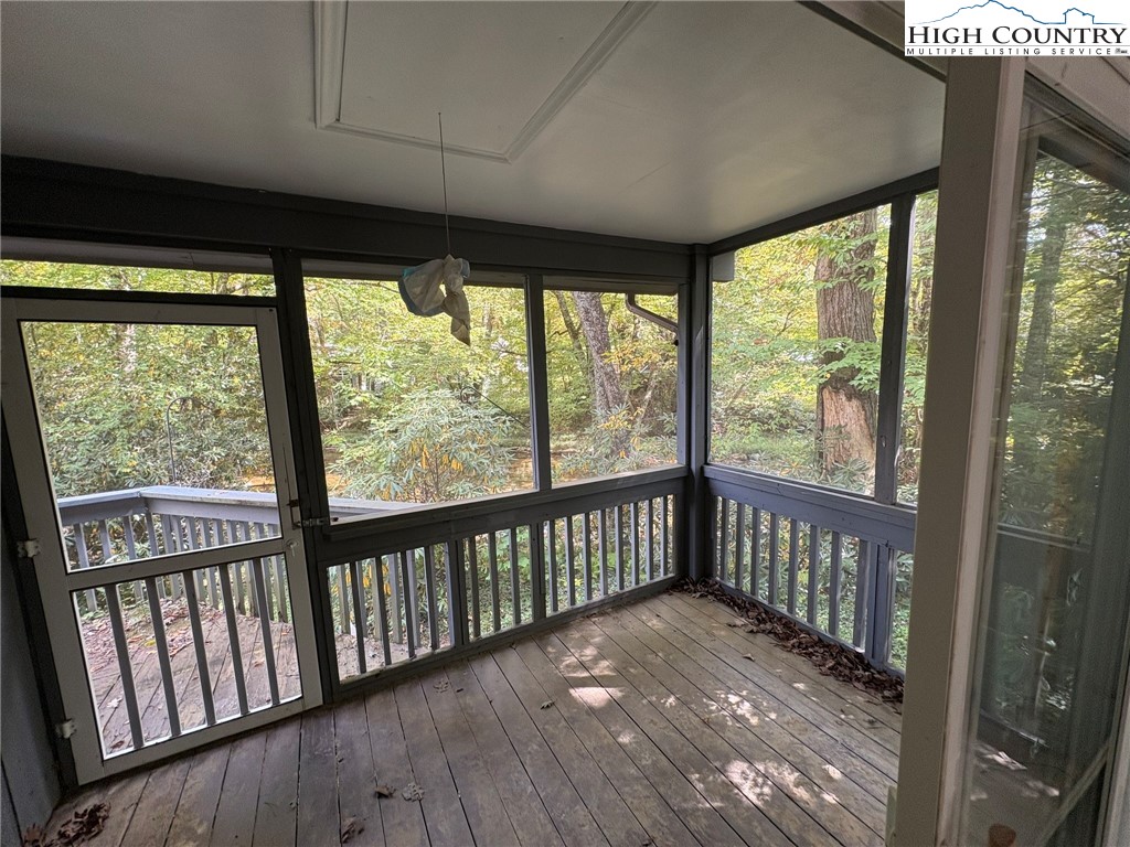 254 River Road Newland, NC 28657 - Photo 8 of 17