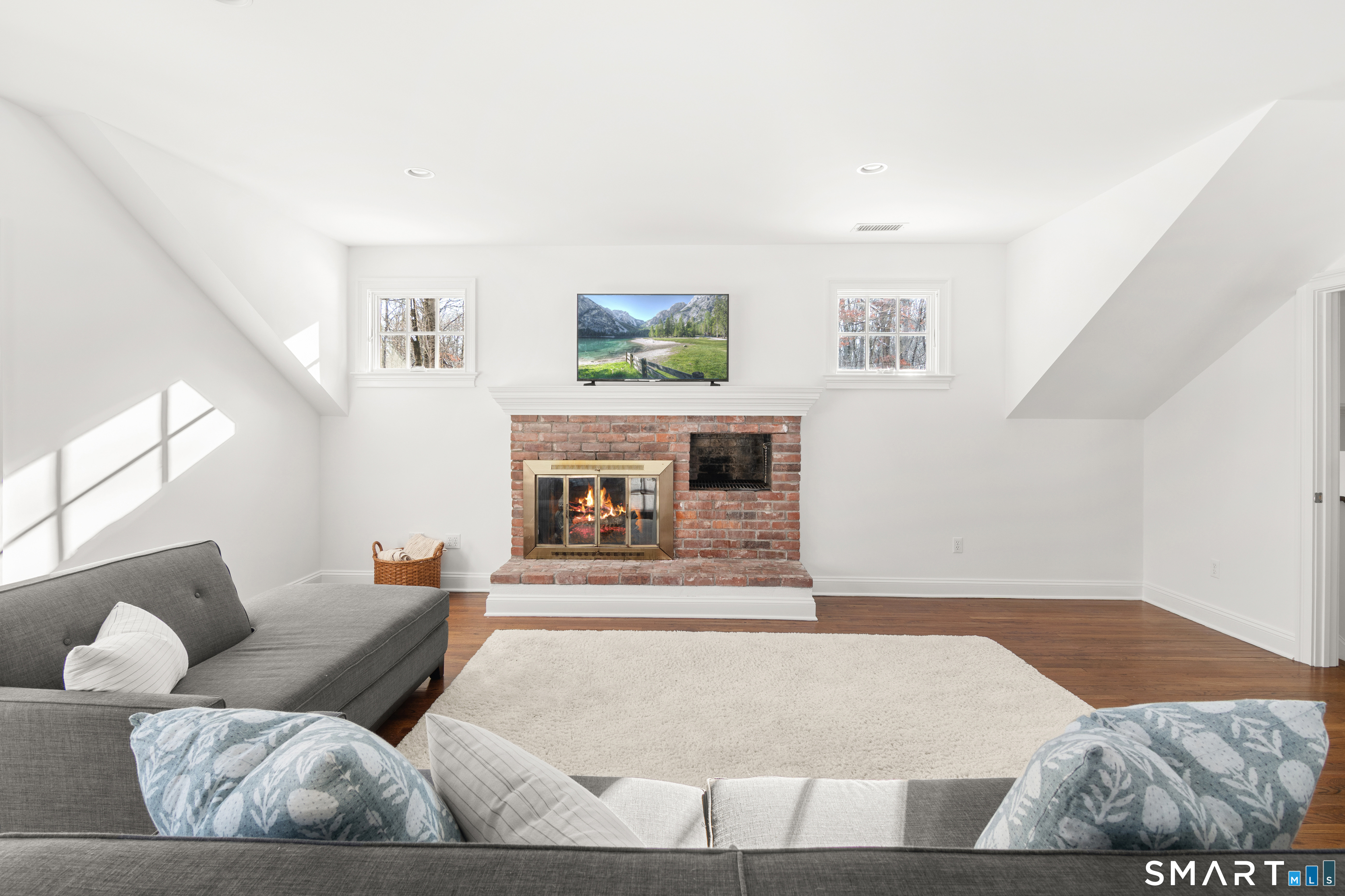 19 Circle Road Darien, CT 06820 - Photo 16 of 37