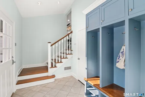 $2,695,000 | 19 Circle Road, Darien, CT 06820