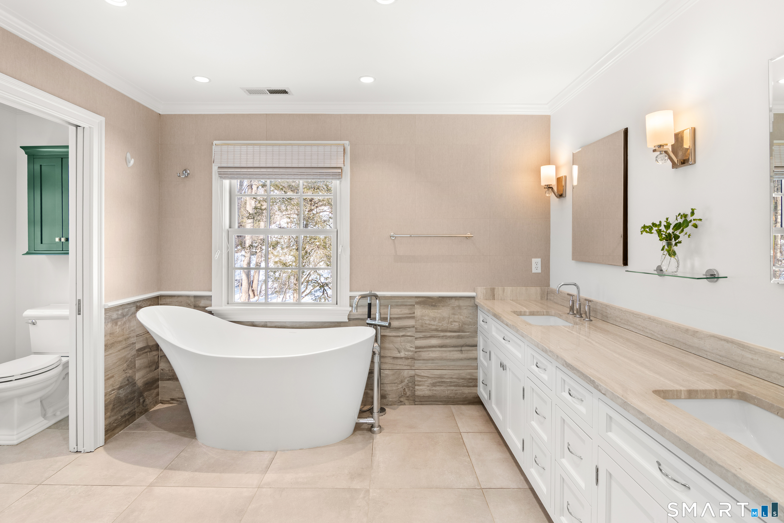 19 Circle Road Darien, CT 06820 - Photo 26 of 37