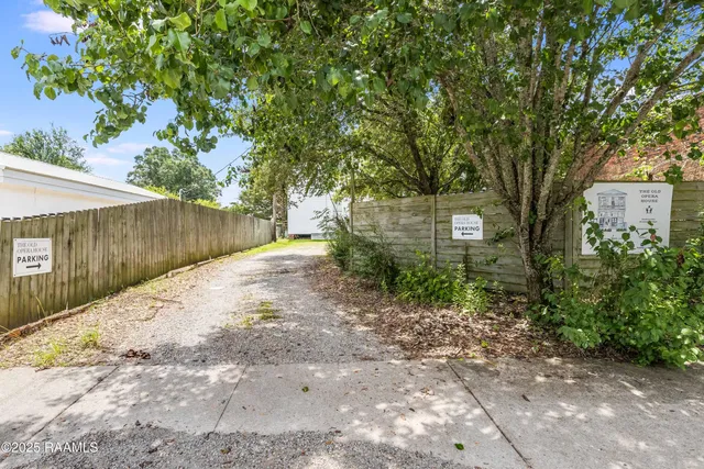 $389,000 | 105 Washington Street, Breaux Bridge, LA 70517