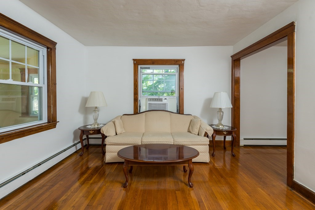 33 Hillcrest Road Braintree, MA 02184 - Photo 5 of 37 Gallery Image 5