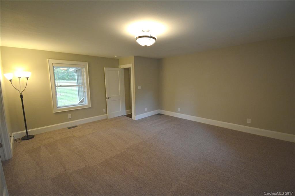 7704 Reames Road Charlotte, NC 28216 - Photo 11 of 24 Gallery Image 11