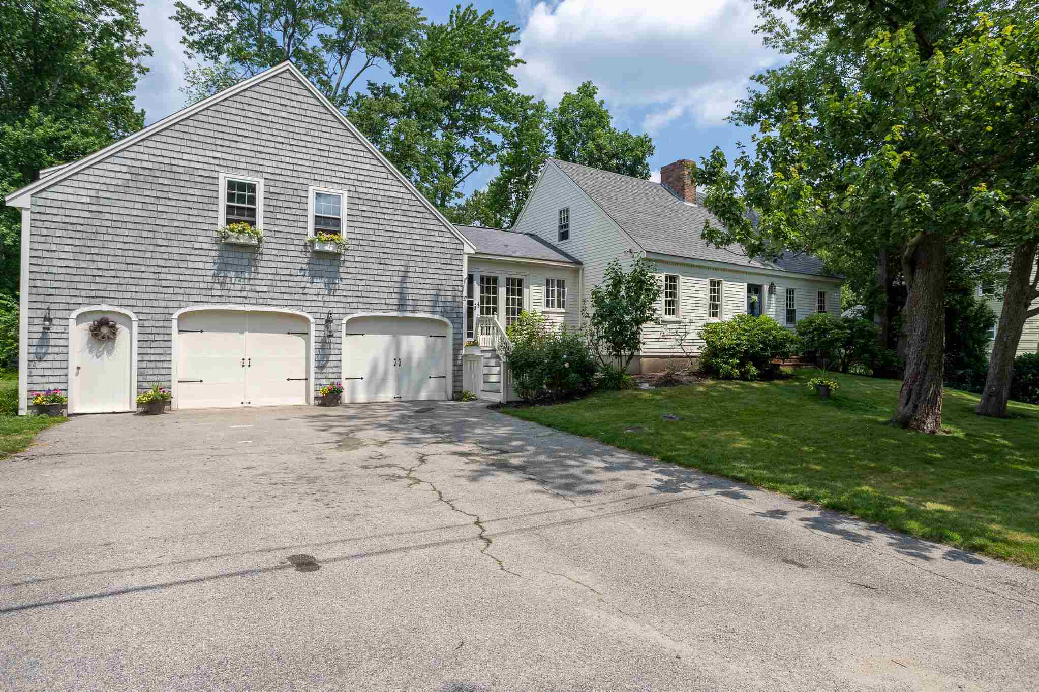 17 Randall Street Hampton, NH 03842 - Photo 2 of 38