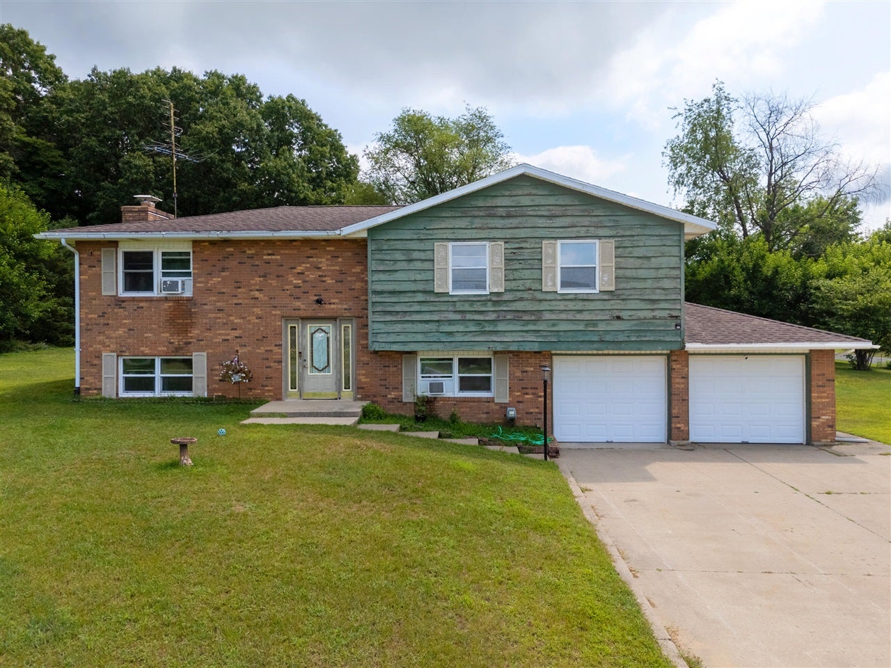 81611 White Oak Drive Decatur, MI 49045 - Photo 1 of 38 Gallery Image 1