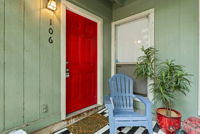 $1,395 | 2708 South 1st Street, Unit 106, Austin, TX 78704