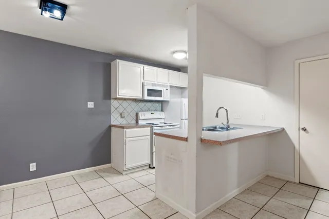 $1,395 | 2708 South 1st Street, Unit 106, Austin, TX 78704