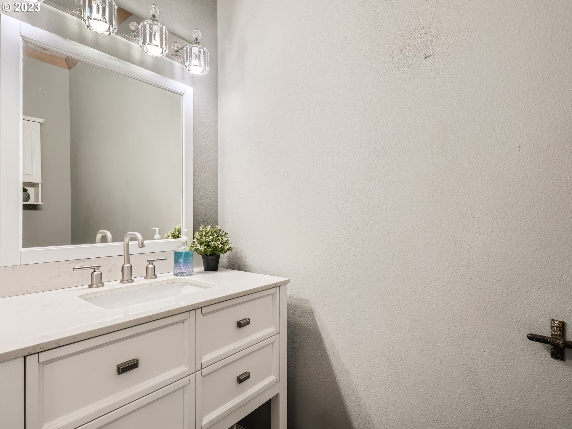 721 Northeast 40th Circle Camas, WA 98607 - Photo 17 of 29 Bathroom