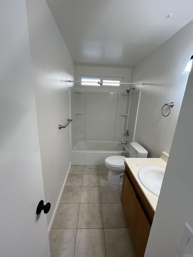 2557 Central Avenue, Unit A Spring Valley, CA 91977 - Photo 3 of 5