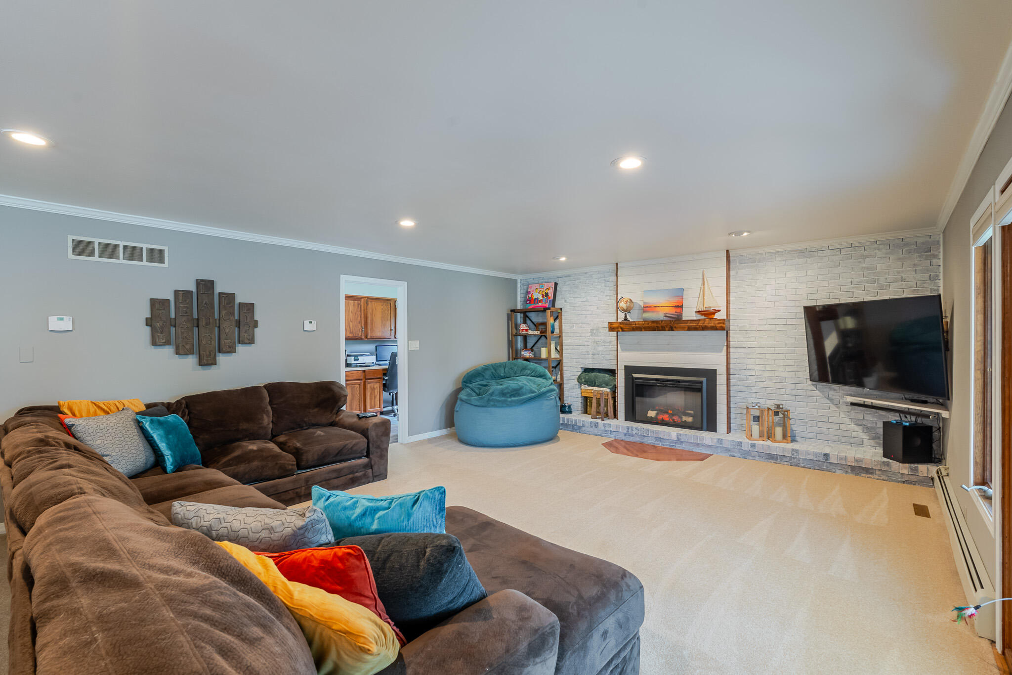 1813 Forest Lane Crown Point, IN 46307 - Photo 11 of 46 2048x1365