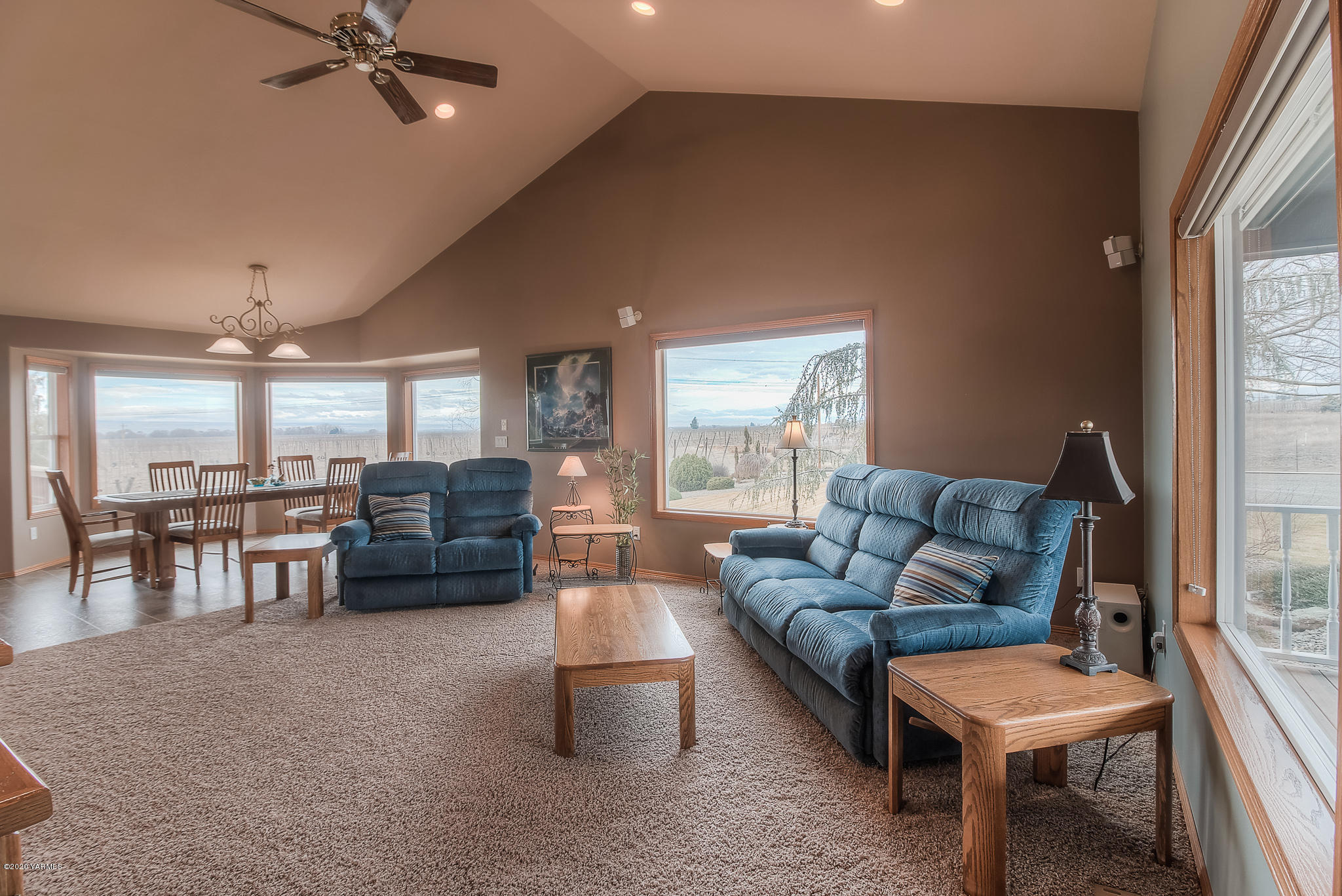 630 Belma Road Grandview, WA 98930 - Photo 16 of 71 a living room with furniture and a window