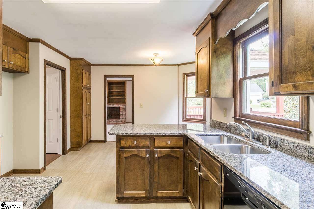 519 Windward Way Greer, SC 29650 - Photo 8 of 28 Gallery Image 8