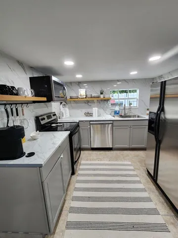 $3,500 | 1872 Southwest 29th Avenue, Unit A, Fort Lauderdale, FL 33312