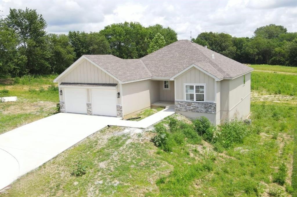 107 Johnson Circle Dearborn, MO 64439 - Photo 3 of 33