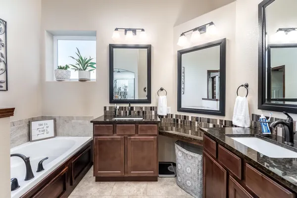 $392,500 | 1362 Lookout Circle, Derby, KS 67037