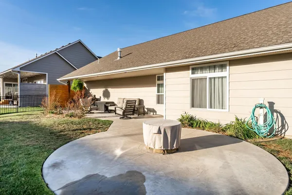 $392,500 | 1362 Lookout Circle, Derby, KS 67037