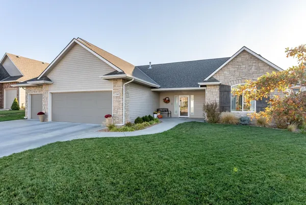 $392,500 | 1362 Lookout Circle, Derby, KS 67037