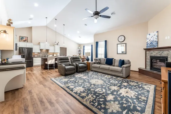 $392,500 | 1362 Lookout Circle, Derby, KS 67037