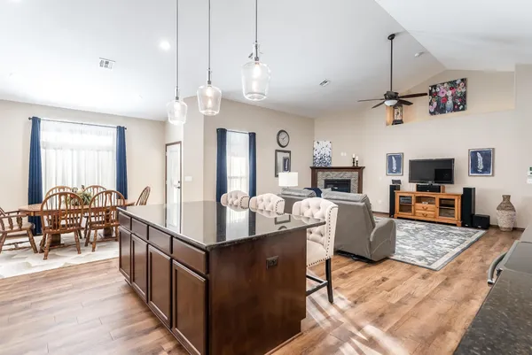 $392,500 | 1362 Lookout Circle, Derby, KS 67037