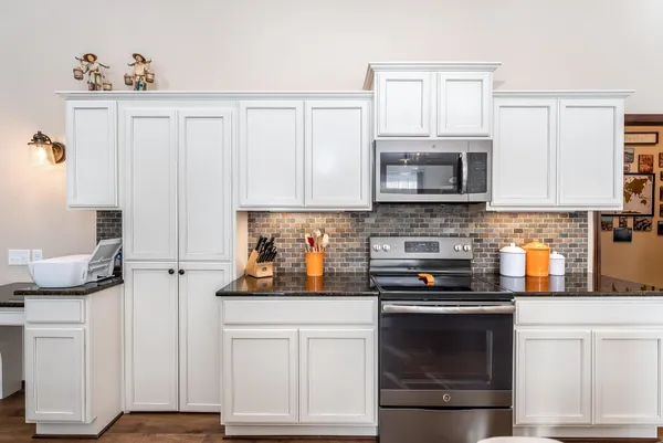 $392,500 | 1362 Lookout Circle, Derby, KS 67037