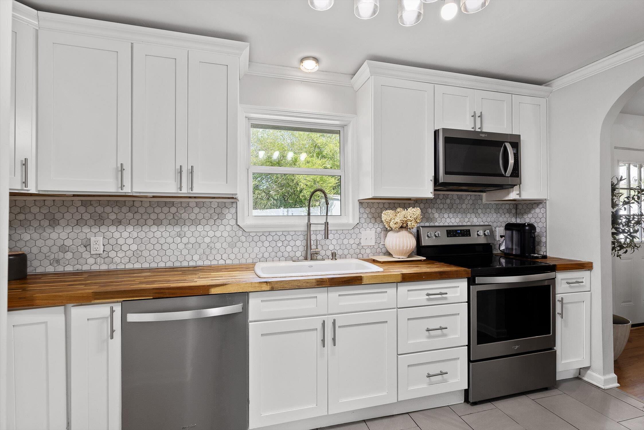 109 Rolling Ridge Drive Chattanooga, TN 37421 - Photo 3 of 24 16-Rolling Ridge-16