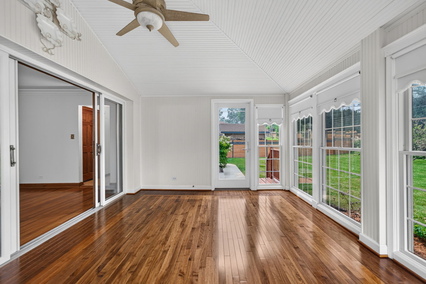 304 East Irving Park Road Roselle, IL 60172 - Photo 19 of 53 Gallery Image 19