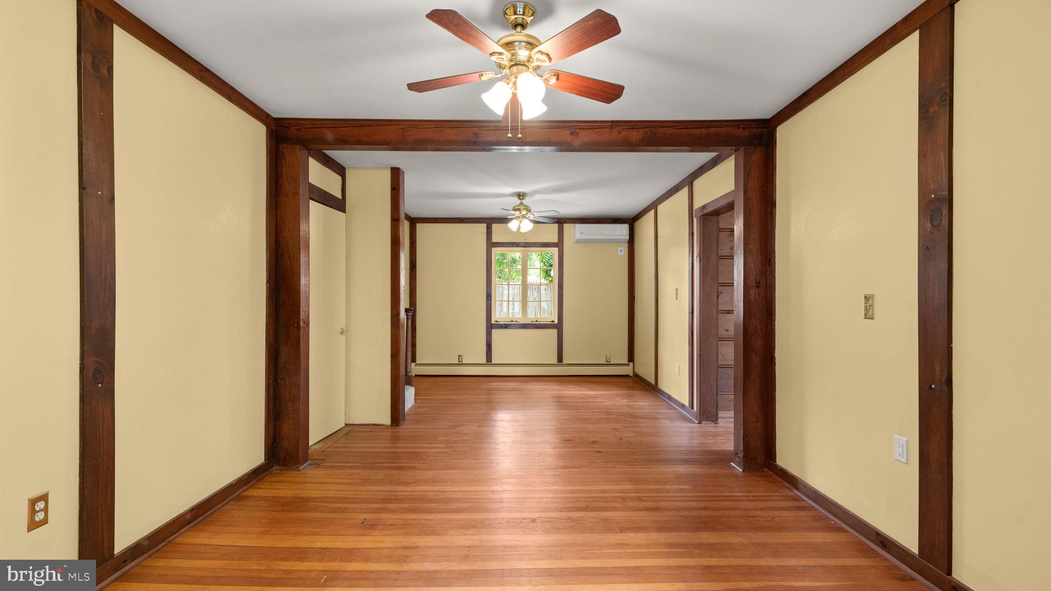 511 Tulip Road Riva, MD 21140 - Photo 12 of 55 Living Room