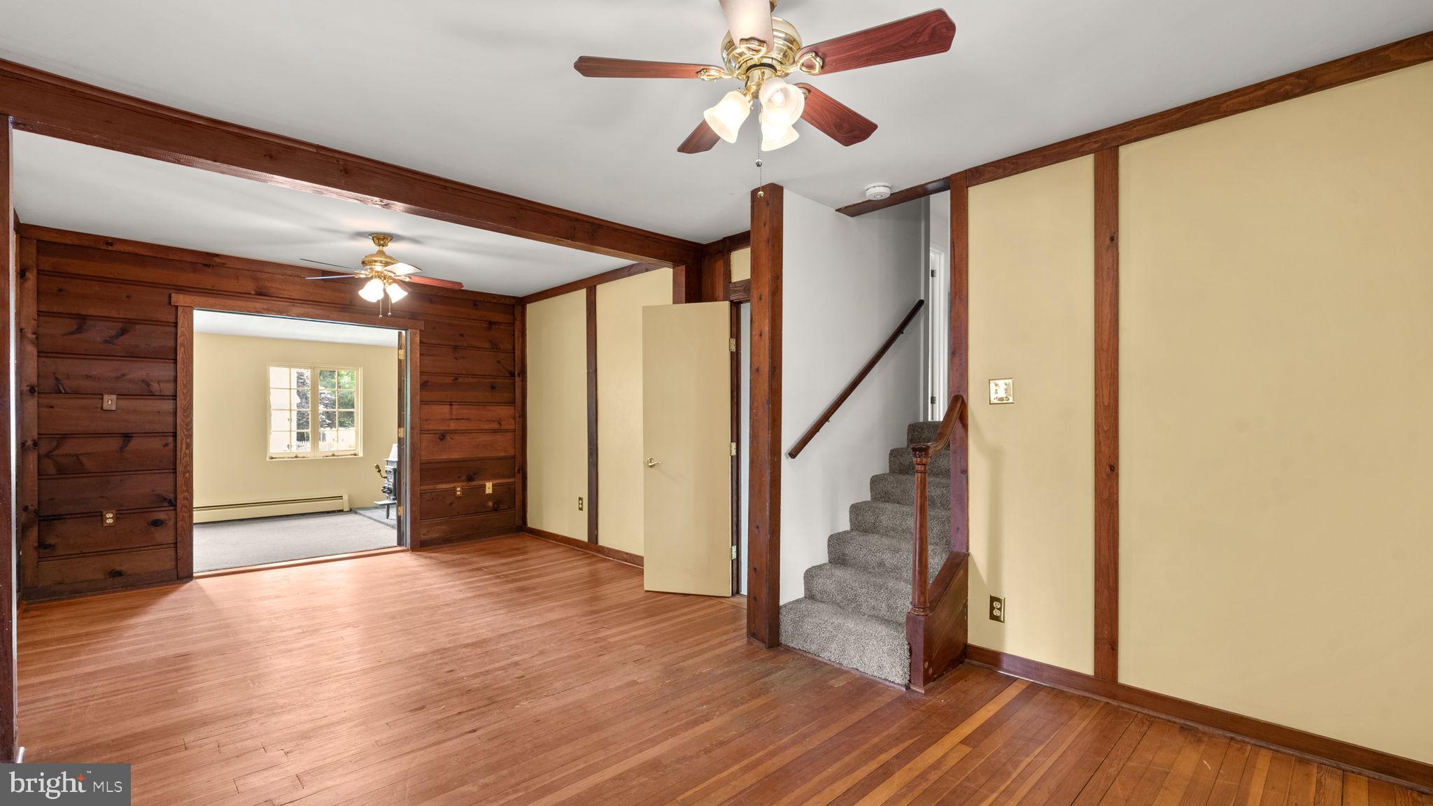 511 Tulip Road Riva, MD 21140 - Photo 13 of 55 Living Room