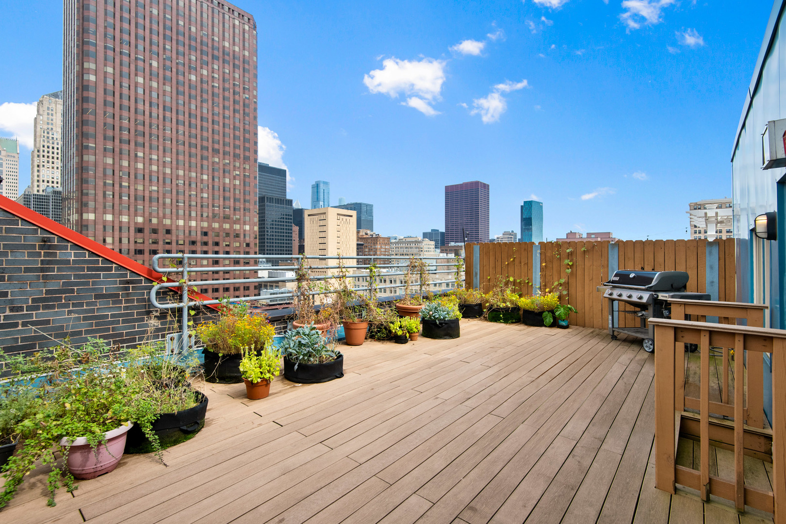161 West Harrison Street, Unit 802 Chicago, IL 60605 - Photo 18 of 19 a view of a terrace with chairs