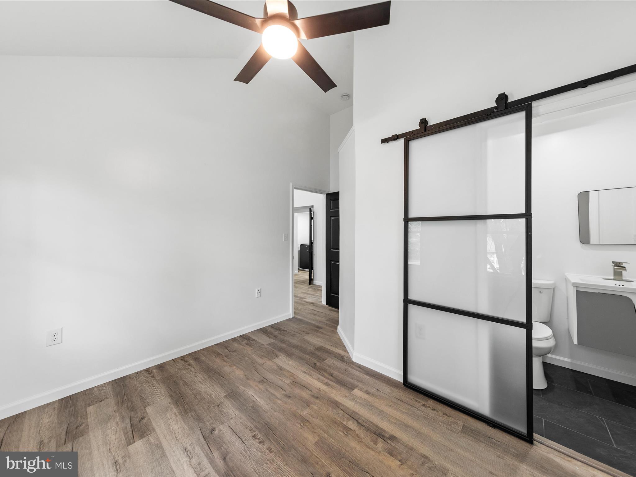 700 Moores Avenue Cambridge, MD 21613 - Photo 19 of 44 Additional view in to bathroom