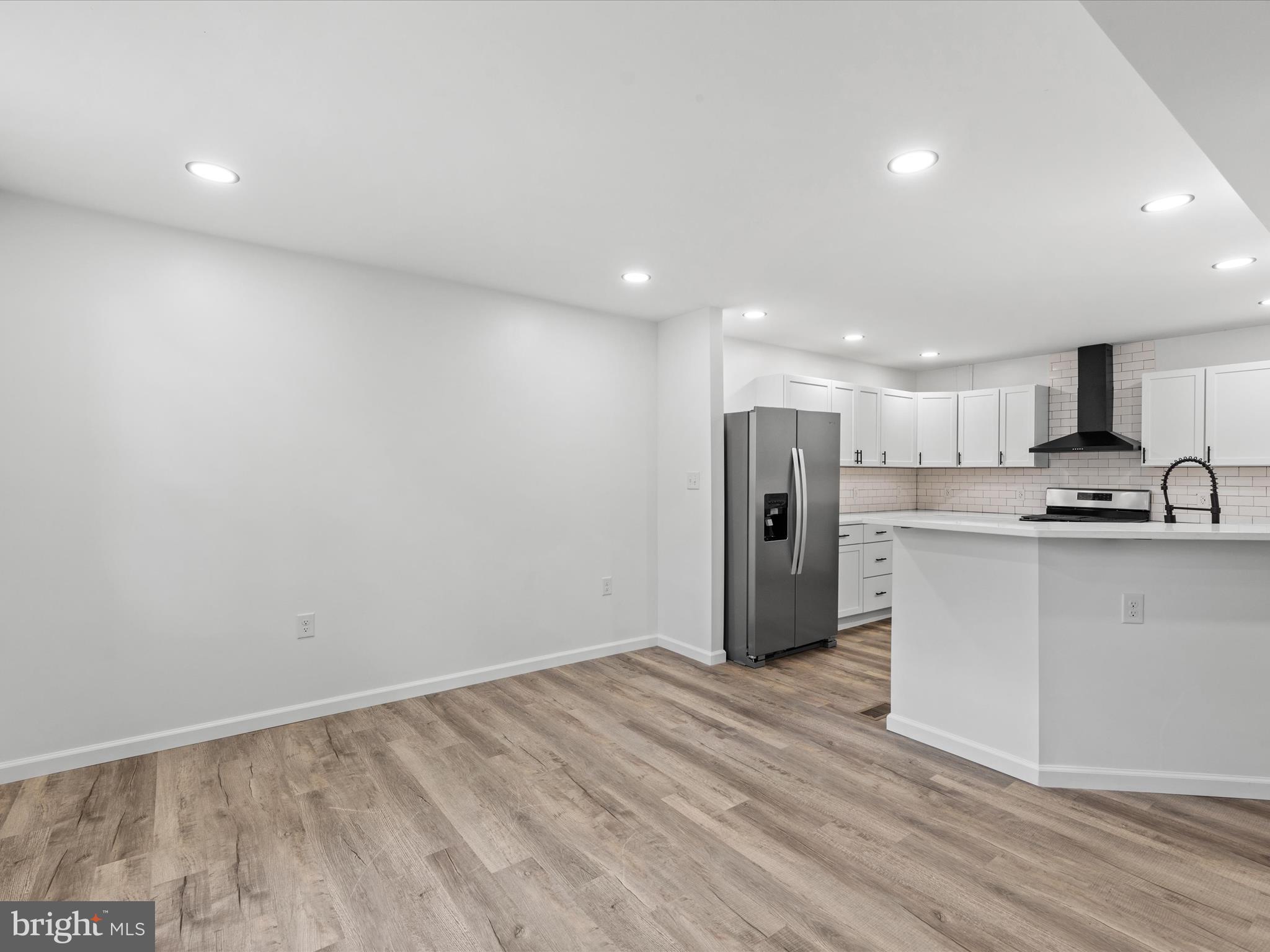 700 Moores Avenue Cambridge, MD 21613 - Photo 3 of 44 Dining area