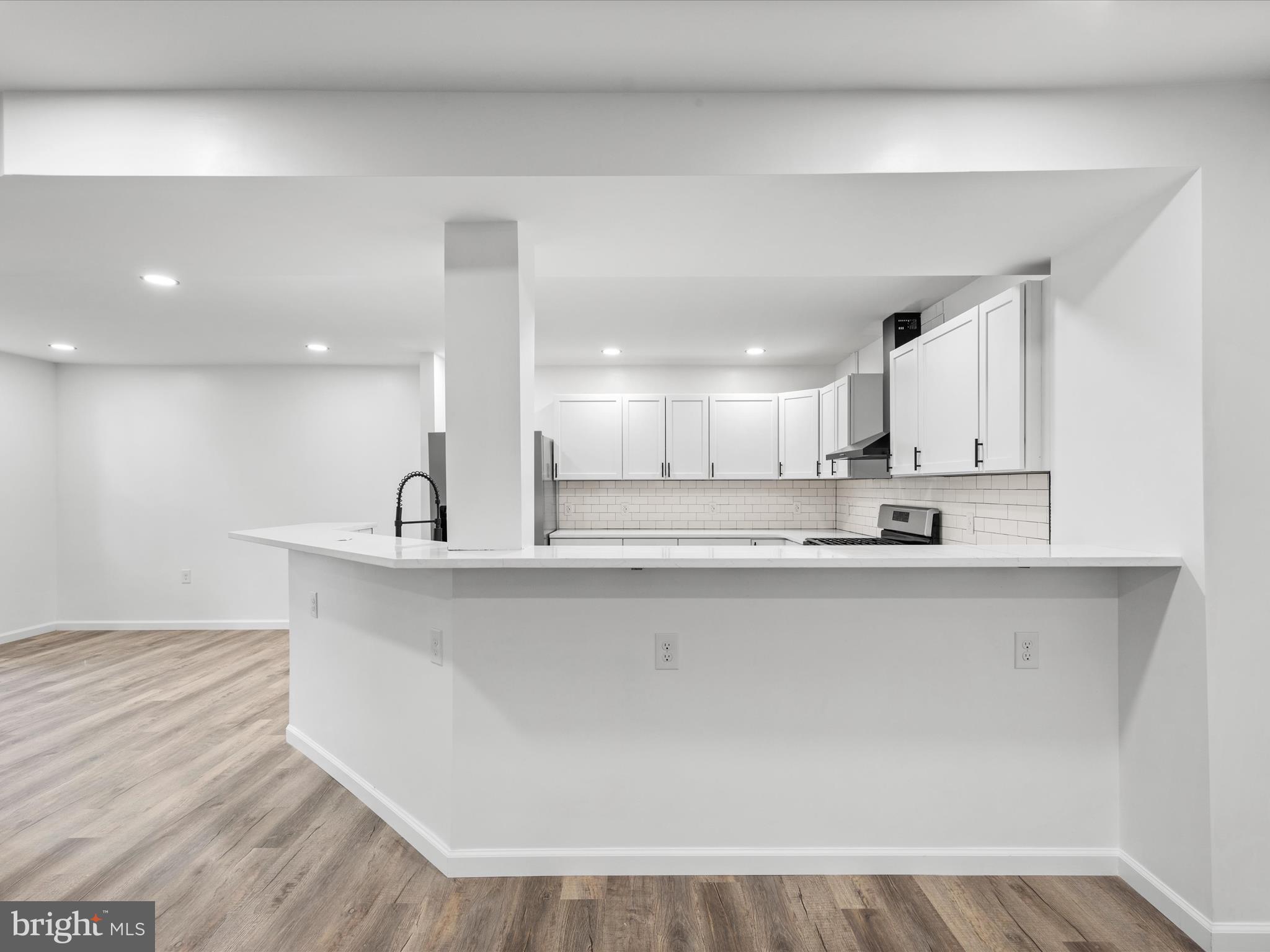 700 Moores Avenue Cambridge, MD 21613 - Photo 9 of 44 View in to kitchen from living area