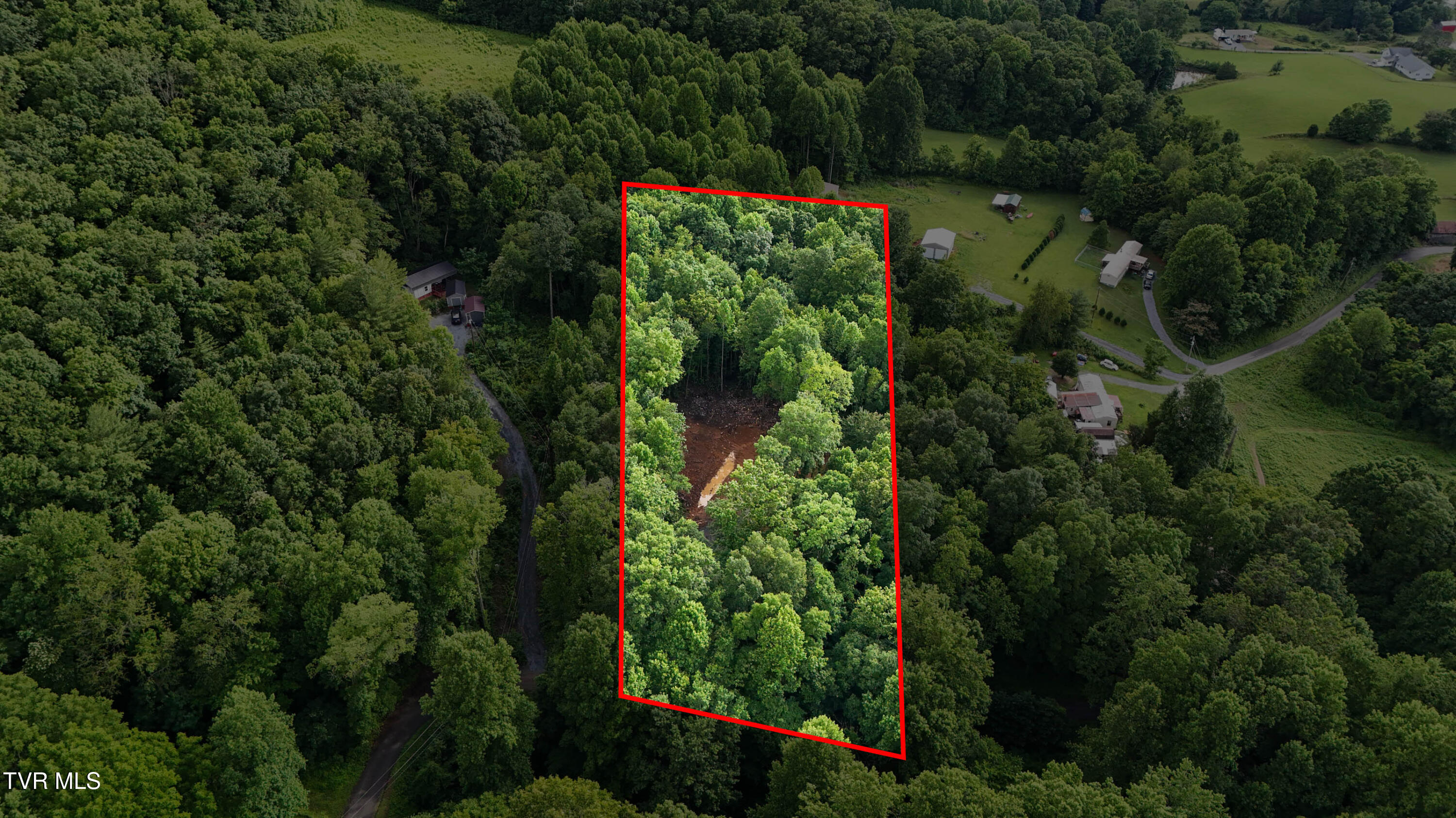 180 Bill Nave Loop, Unit 6 Elizabethton, TN 37643 - Photo 4 of 21 20-print-180 Bill Nave Loop Drone JF-21