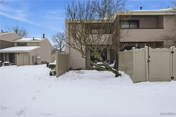 $2,200 | 1406 Netherton Court, Amherst, NY 14051