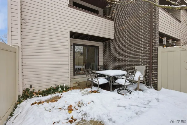 $2,200 | 1406 Netherton Court, Amherst, NY 14051