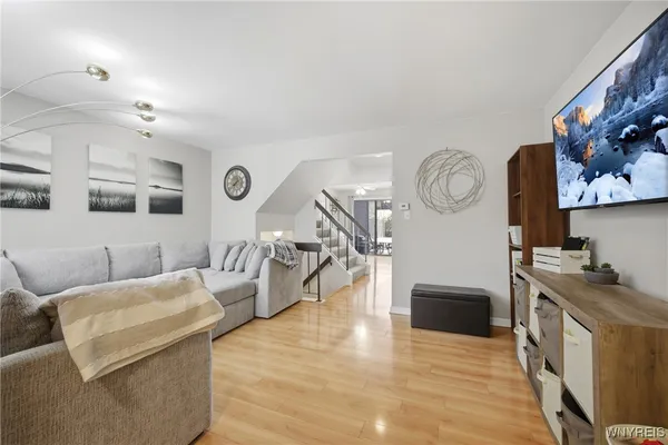 $2,200 | 1406 Netherton Court, Amherst, NY 14051