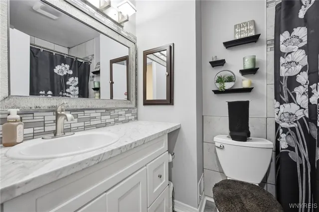 $2,200 | 1406 Netherton Court, Amherst, NY 14051