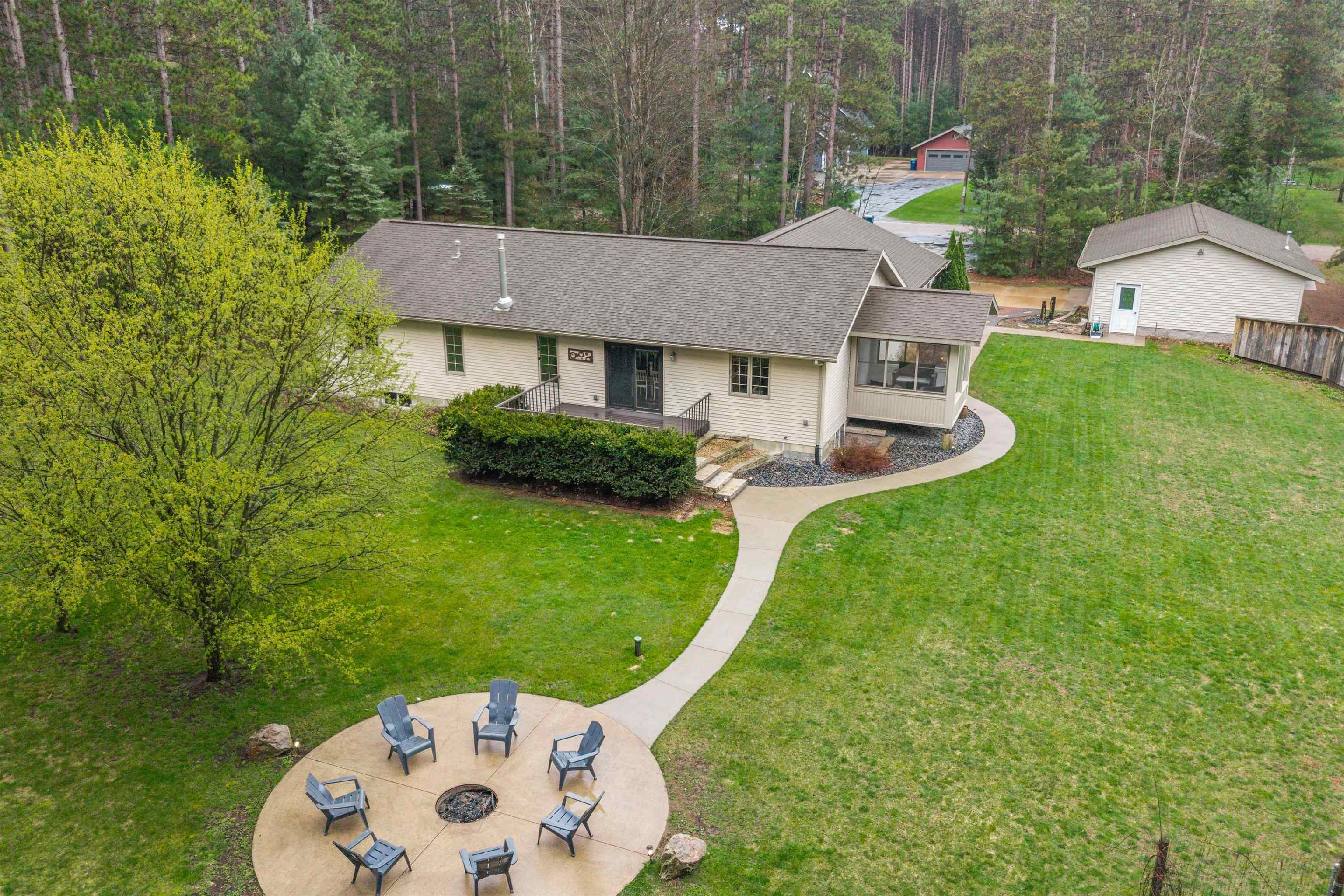 4790 Emerald Lane Stevens Point, WI 54482 - Photo 3 of 40