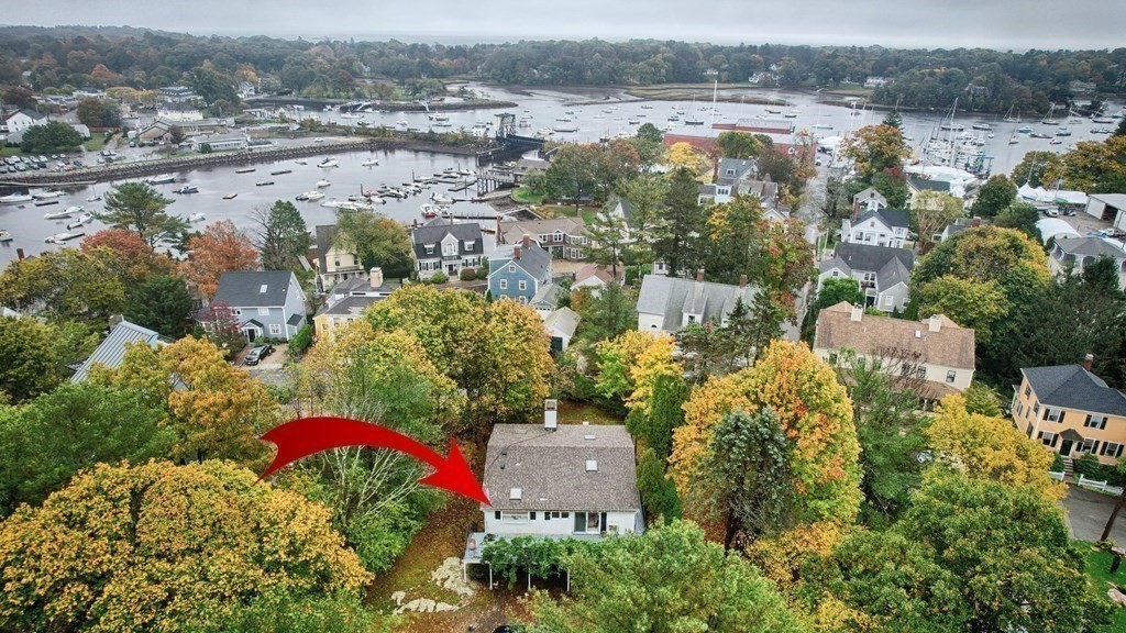 19 Bennett Street Manchester, MA 01944 - Photo 1 of 25 Gallery Image 1