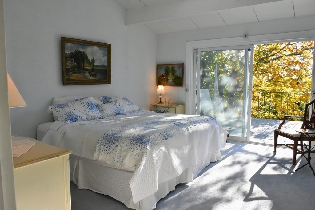19 Bennett Street Manchester, MA 01944 - Photo 11 of 25 Gallery Image 11