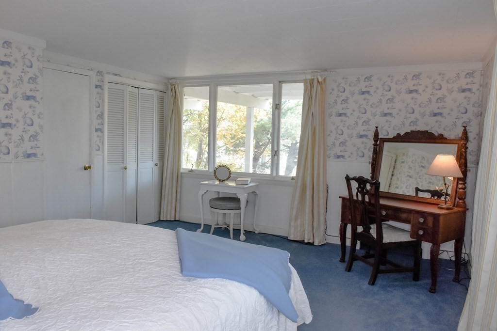 19 Bennett Street Manchester, MA 01944 - Photo 15 of 25 Gallery Image 15