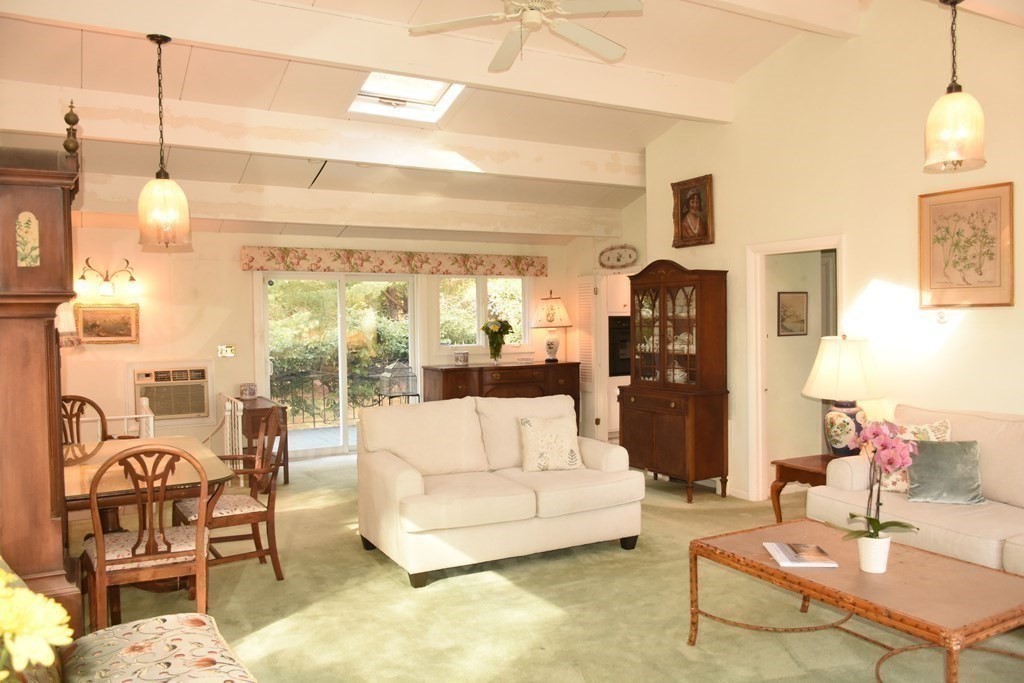 19 Bennett Street Manchester, MA 01944 - Photo 4 of 25 Gallery Image 4