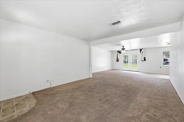 $1,750 | 118 8th Avenue, Nederland, TX 77627