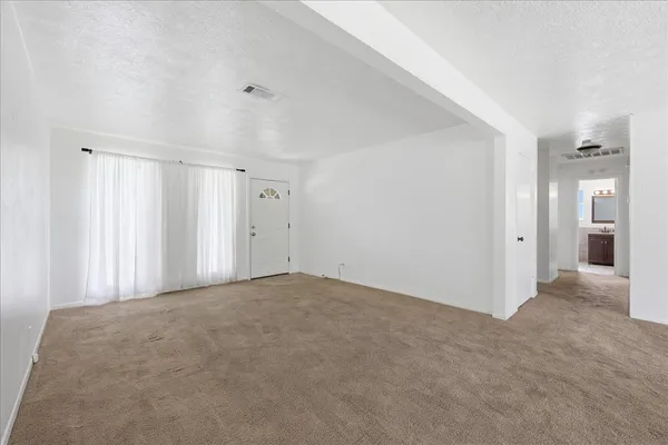 $1,750 | 118 8th Avenue, Nederland, TX 77627