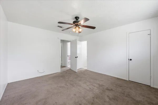 $1,750 | 118 8th Avenue, Nederland, TX 77627