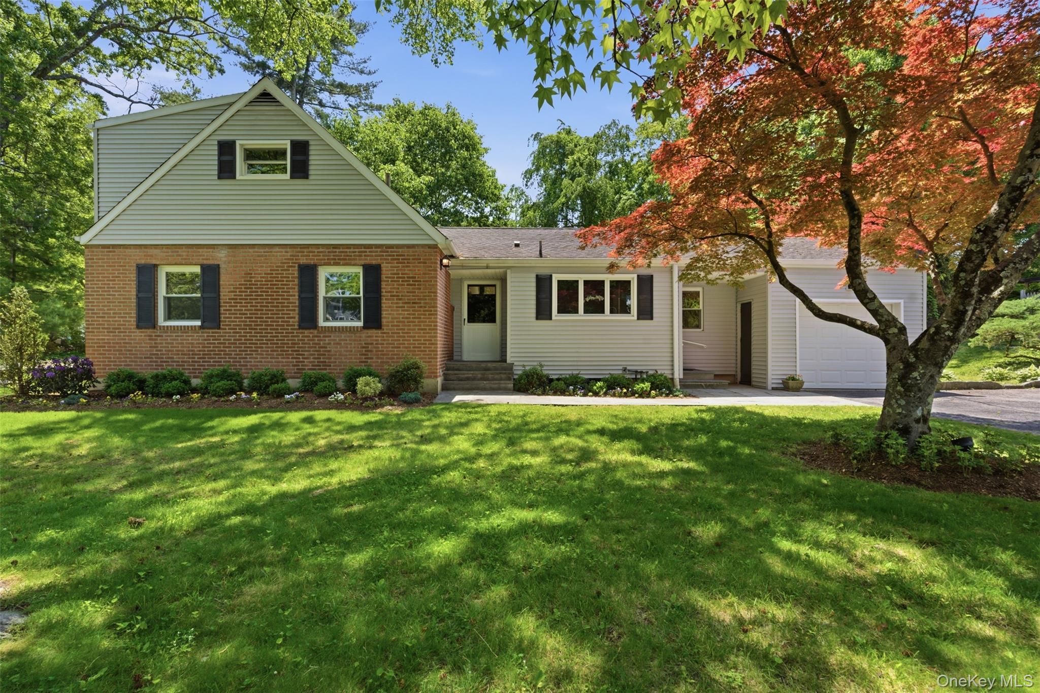 67 Old Country Road New Rochelle, NY 10804 - Photo 1 of 33