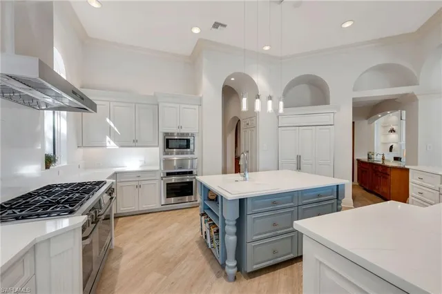 $6,500,000 | 15102 Frescott Way, Naples, FL 34110