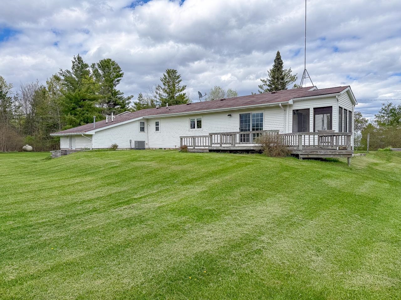 3840 Long Road Beaverton, MI 48612 - Photo 6 of 36