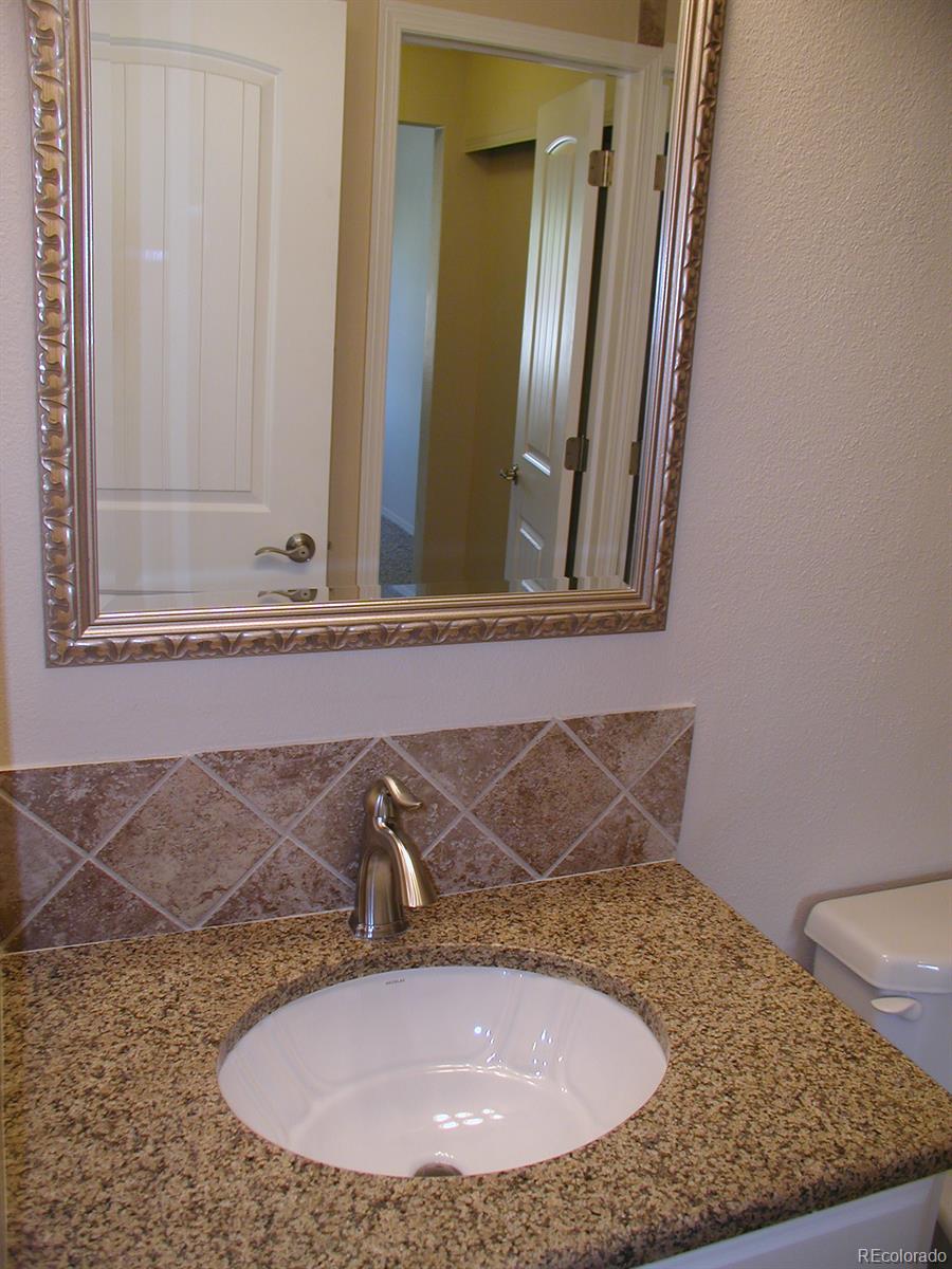9488 Devon Court Highlands Ranch, CO 80126 - Photo 8 of 13 Gallery Image 8